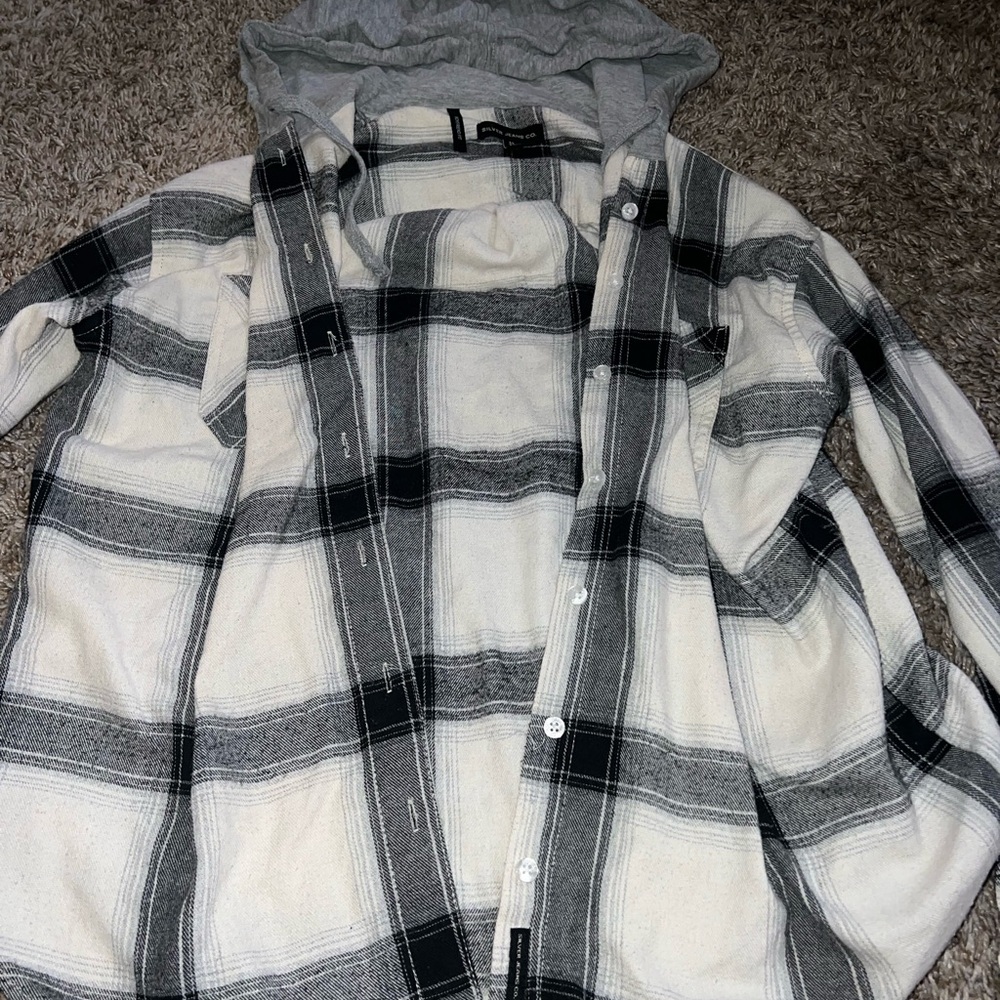 Flannel hoodie! Worn 2-3 times, in good condition!!